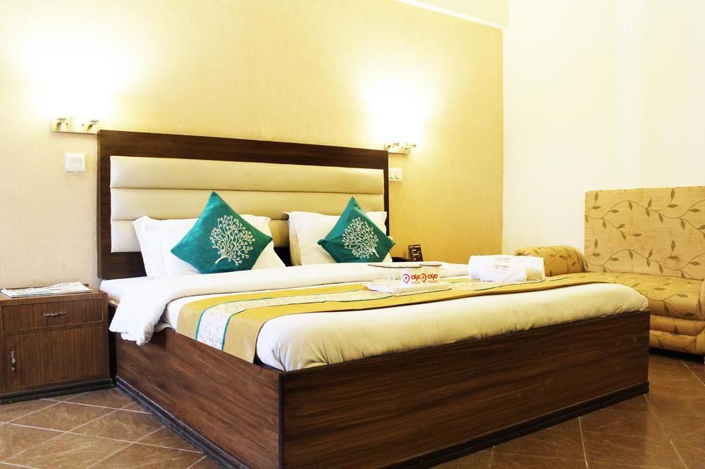 Oyo 1822 Hotel Ambassador Dehradun Bagian luar foto