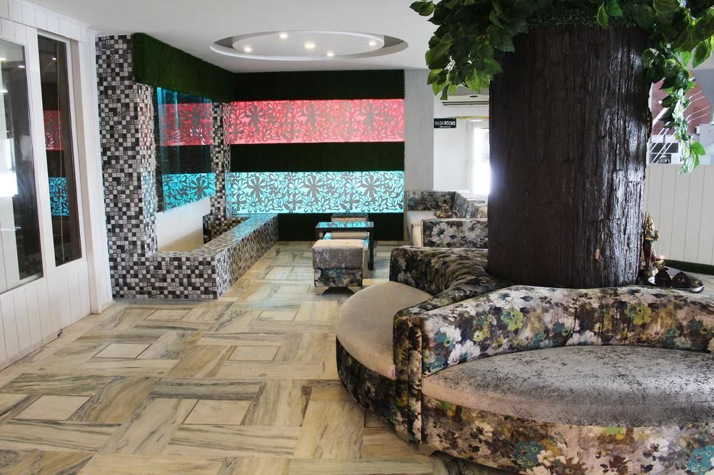Oyo 1822 Hotel Ambassador Dehradun Bagian luar foto