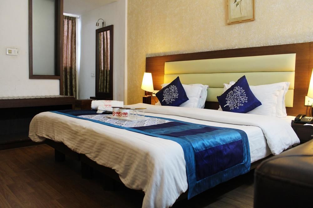 Oyo 1822 Hotel Ambassador Dehradun Bagian luar foto
