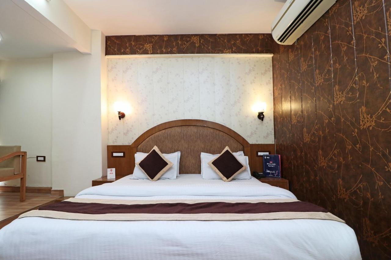 Oyo 1822 Hotel Ambassador Dehradun Bagian luar foto