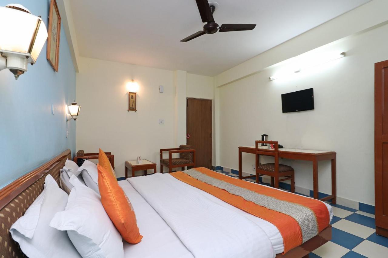 Oyo 1822 Hotel Ambassador Dehradun Bagian luar foto