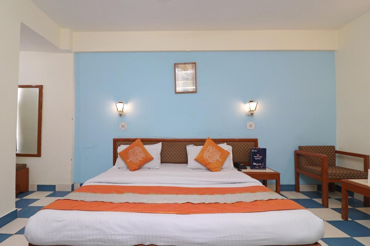 Oyo 1822 Hotel Ambassador Dehradun Bagian luar foto