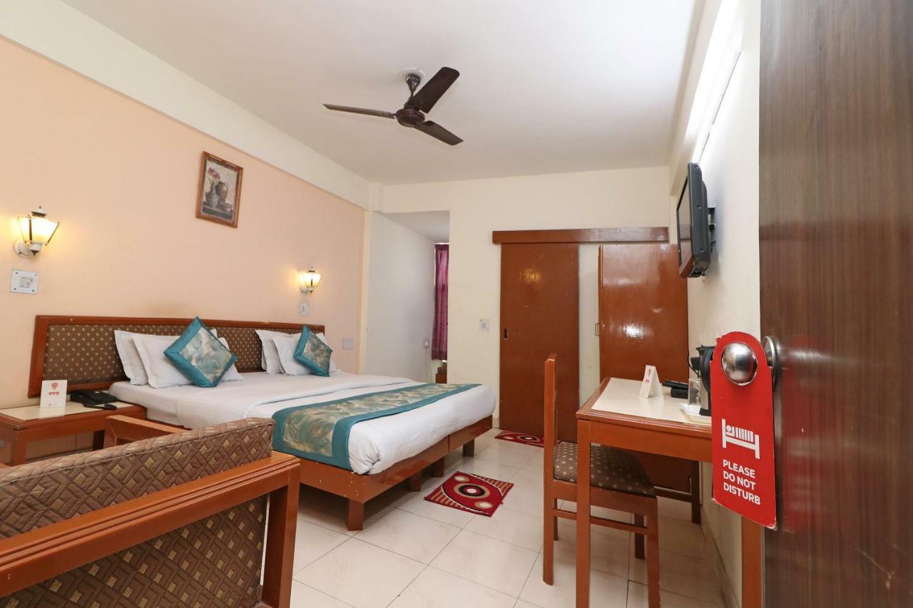 Oyo 1822 Hotel Ambassador Dehradun Bagian luar foto