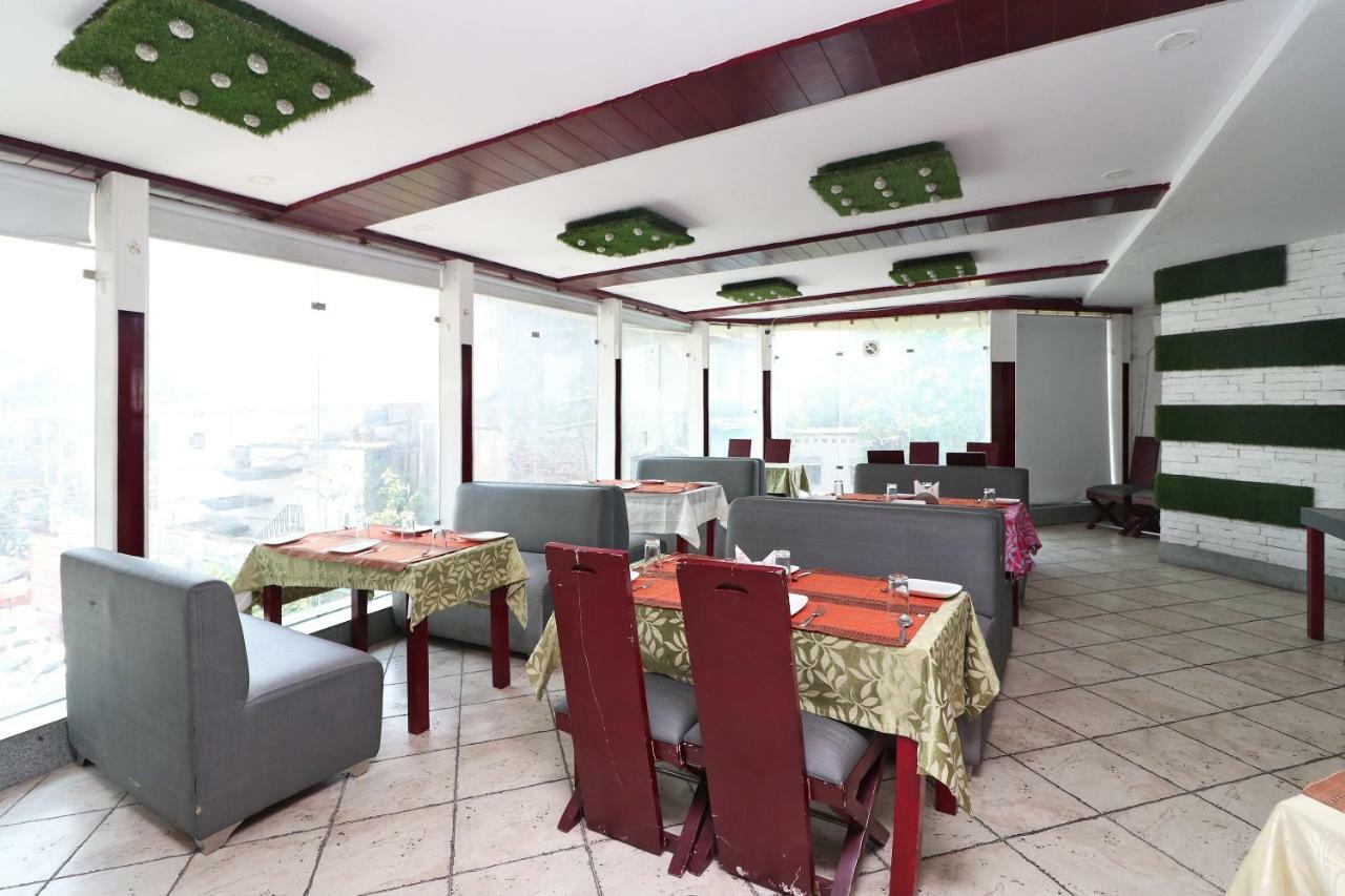 Oyo 1822 Hotel Ambassador Dehradun Bagian luar foto