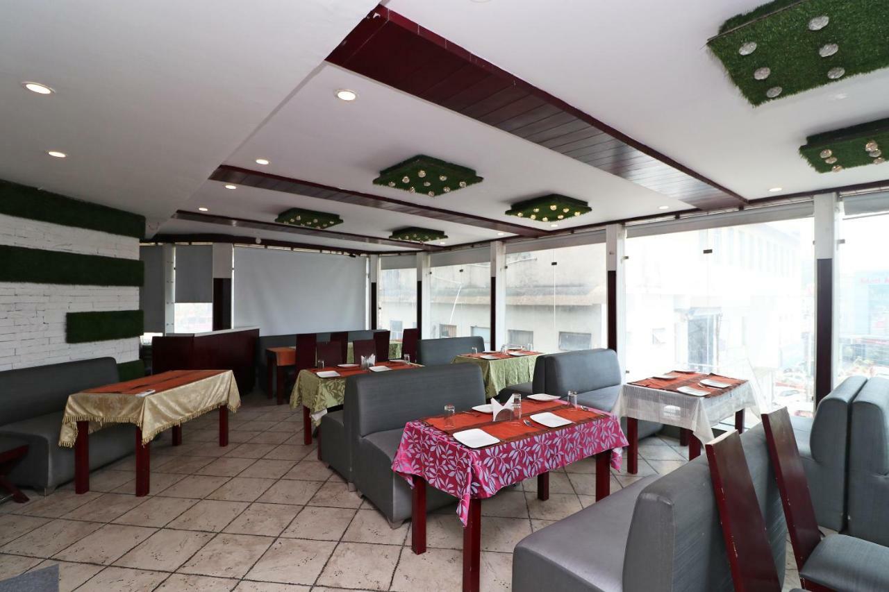 Oyo 1822 Hotel Ambassador Dehradun Bagian luar foto